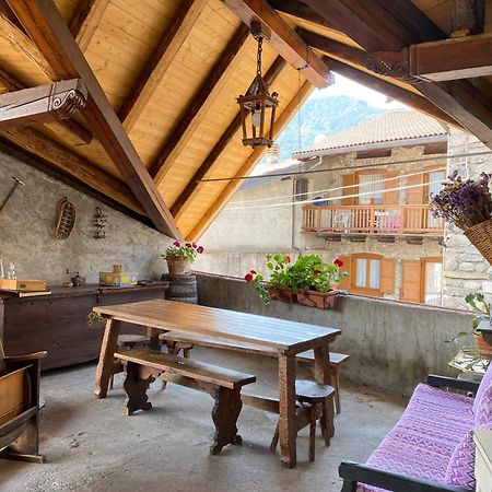 Casa Nel Centro Storico Di Borno 빌라 외부 사진