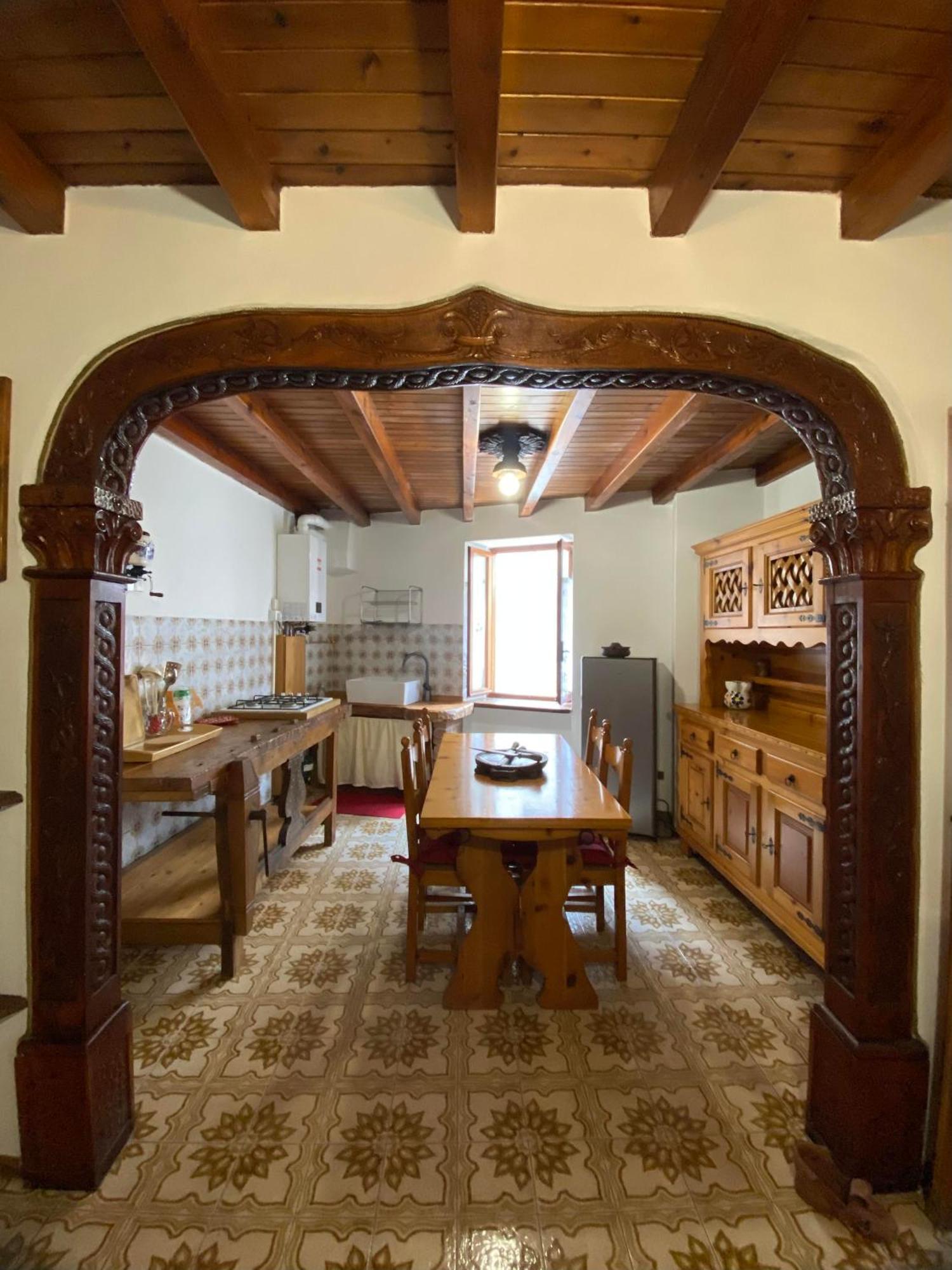 Casa Nel Centro Storico Di Borno 빌라 외부 사진