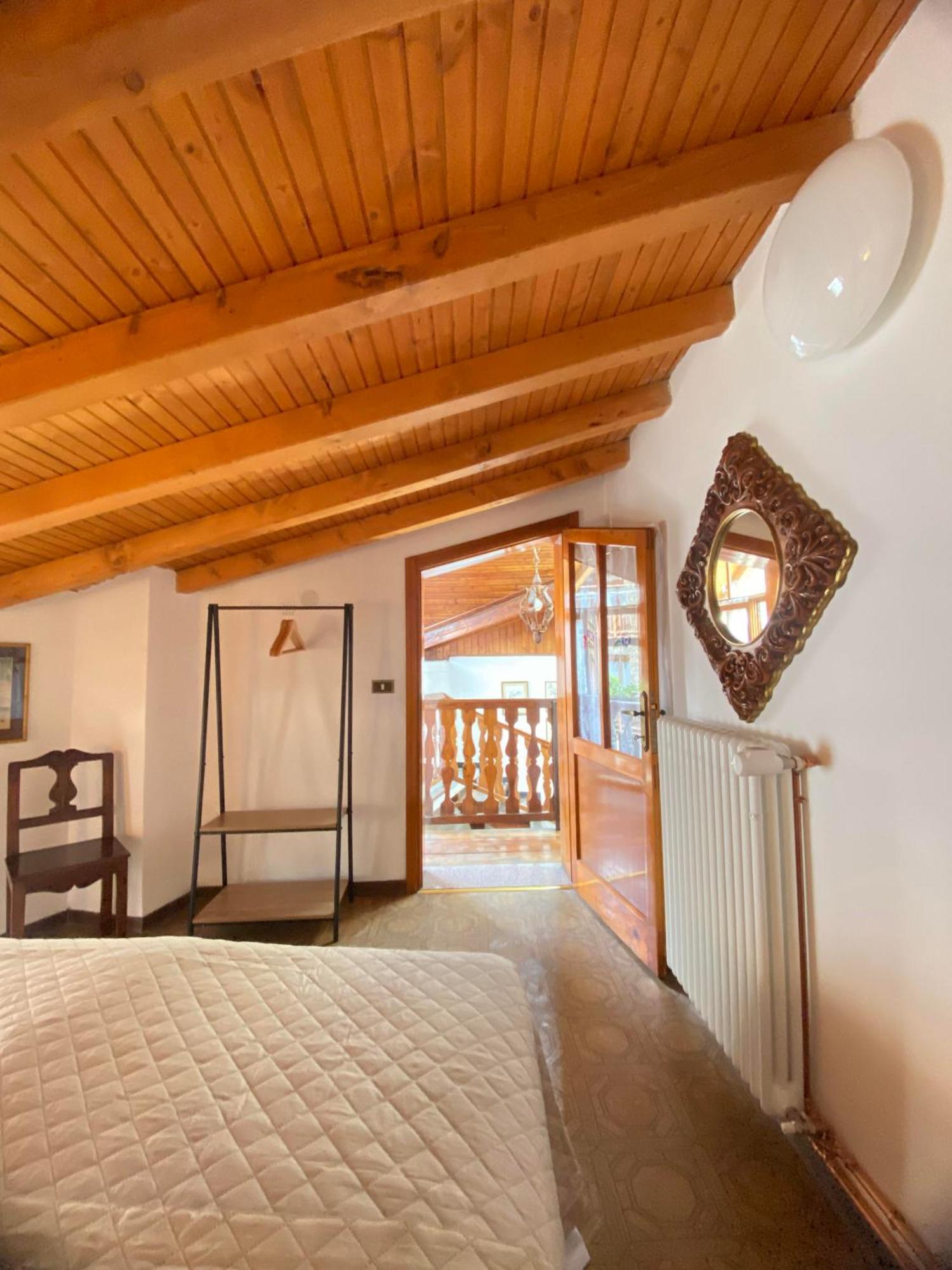 Casa Nel Centro Storico Di Borno 빌라 외부 사진